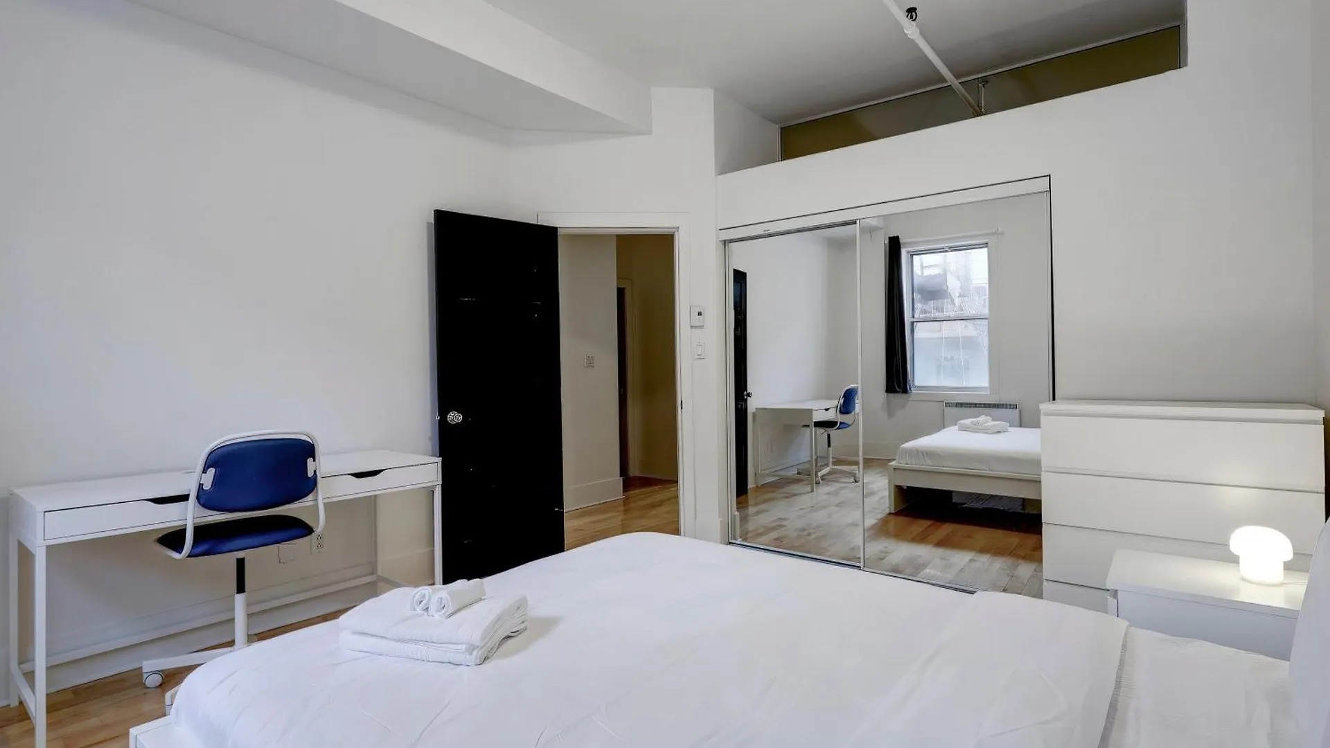 Spacious 4Br1B Chic Retreat In The Plateau Zv7 Montreal