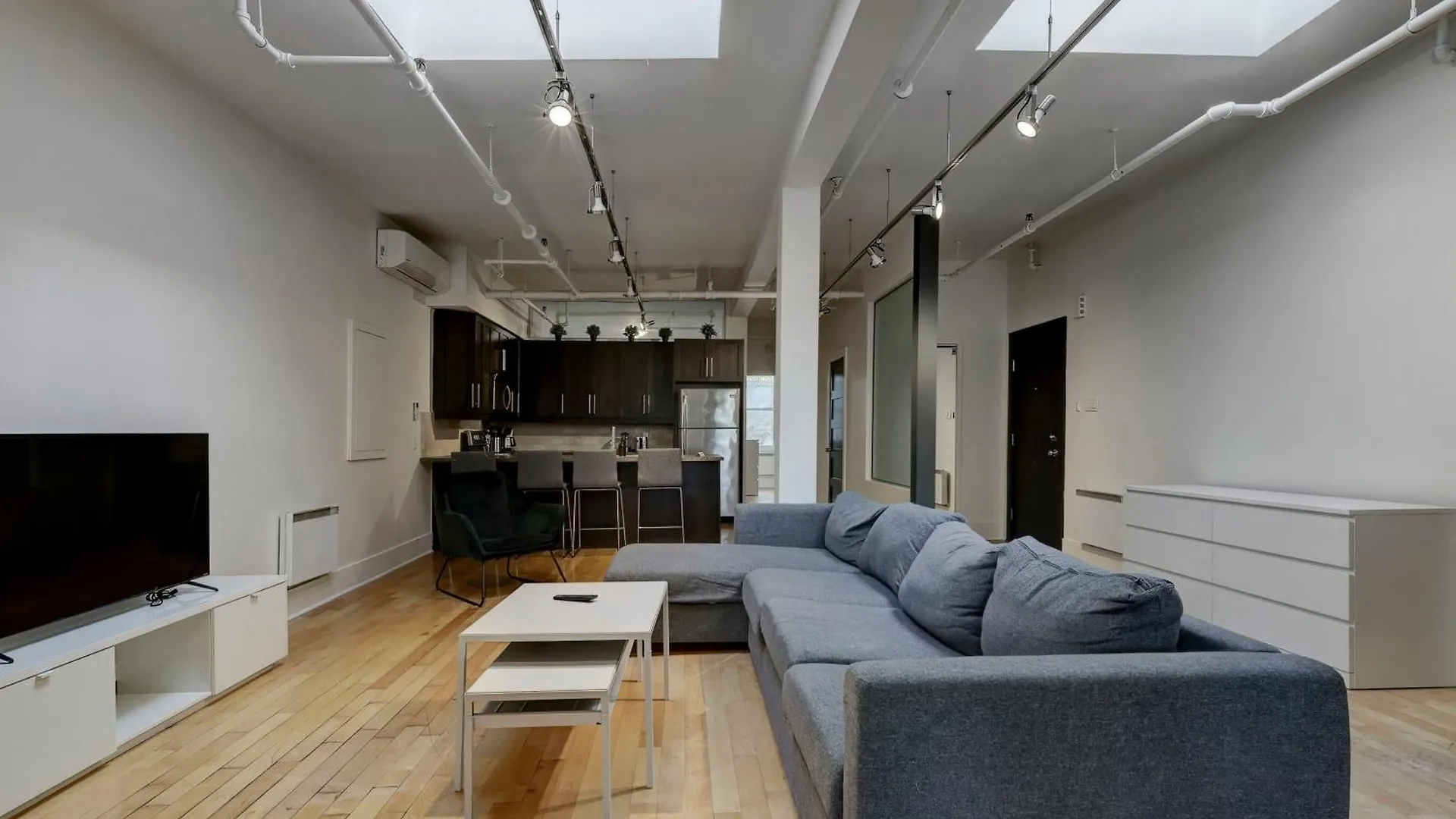Spacious 4Br1B Chic Retreat In The Plateau Zv7 Montreal