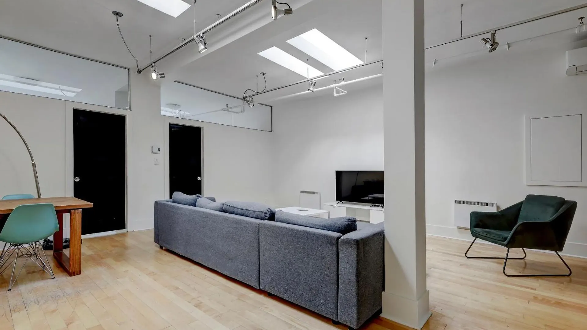 Spacious 4Br1B Chic Retreat In The Plateau Zv7 Montreal Canada