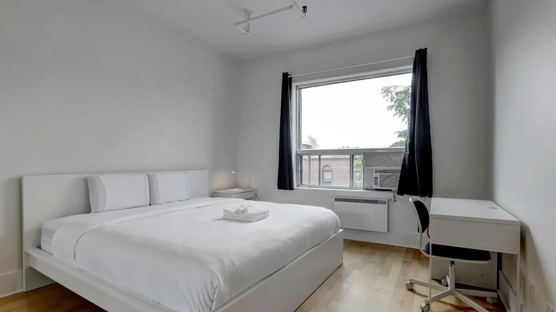 Spacious 4Br1B Chic Retreat In The Plateau Zv7 Montreal 0*,