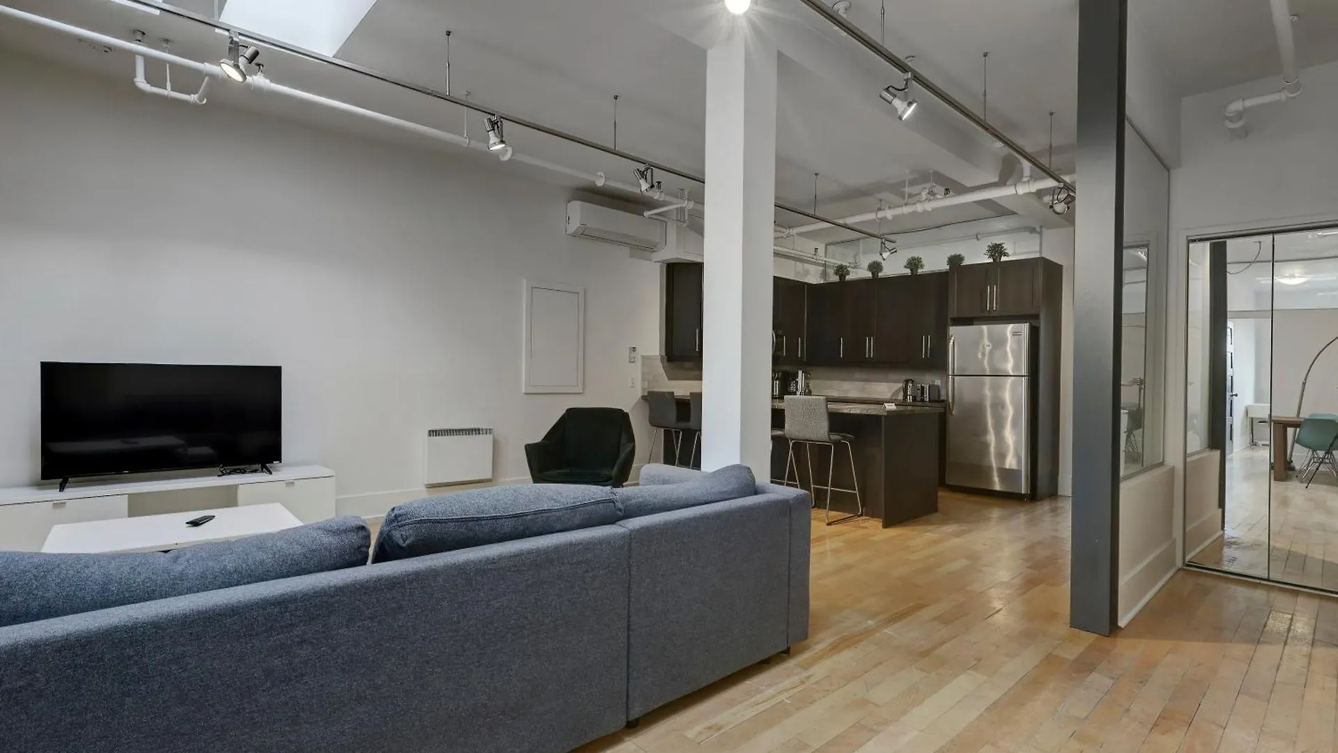 Spacious 4Br1B Chic Retreat In The Plateau Zv7 Montreal