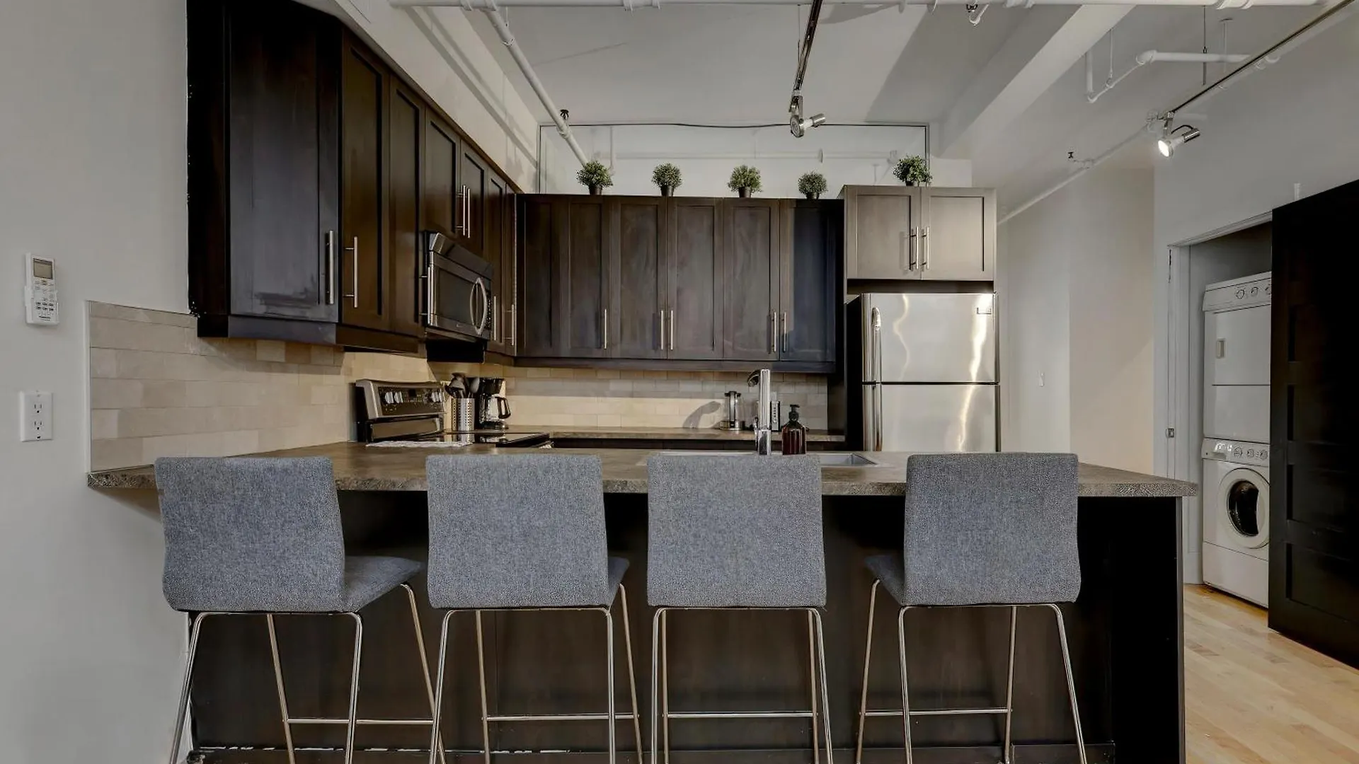 Apartment Spacious 4Br1B Chic Retreat In The Plateau Zv7 Montreal