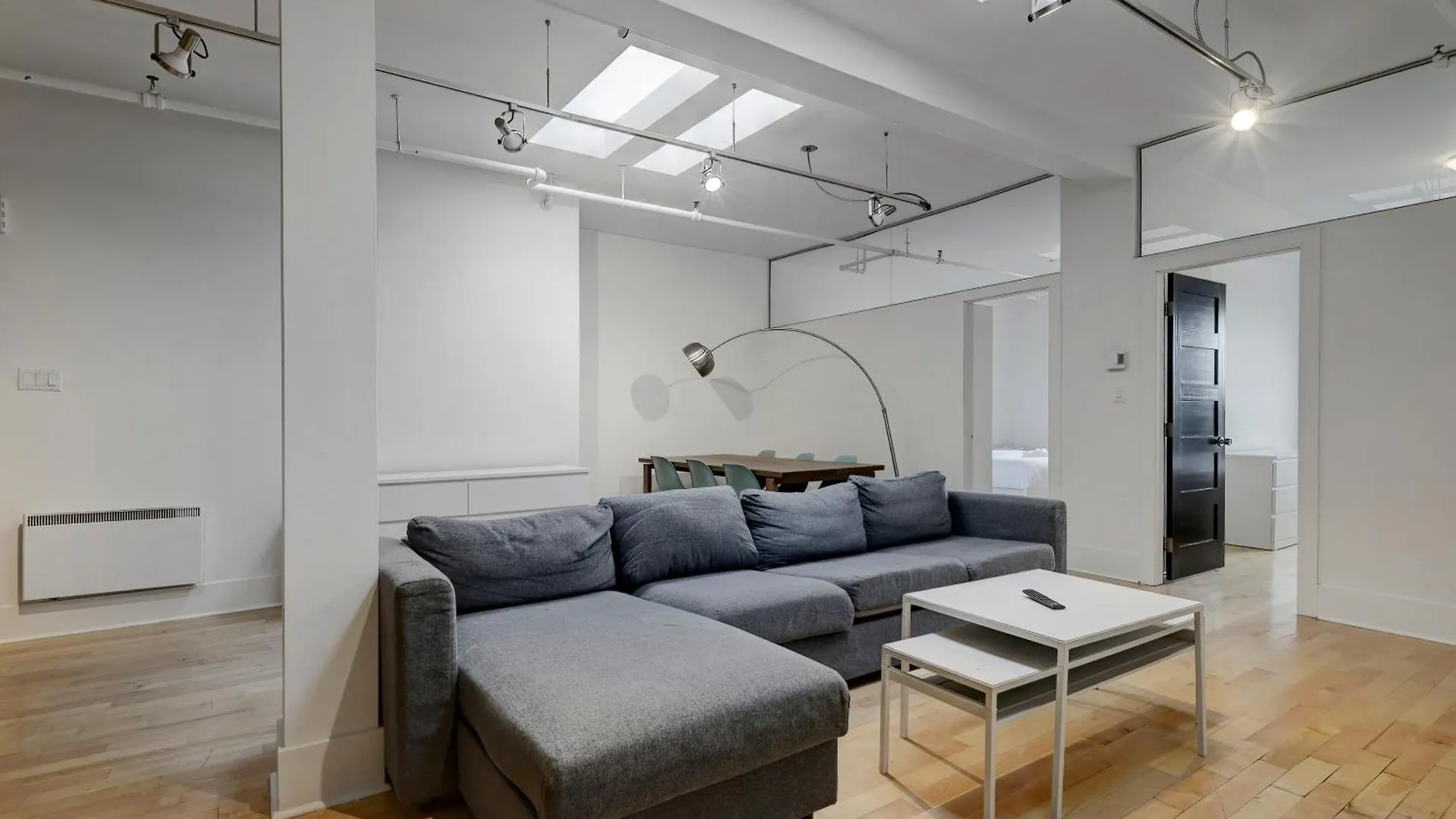 Spacious 4Br1B Chic Retreat In The Plateau Zv7 Montreal 0*,