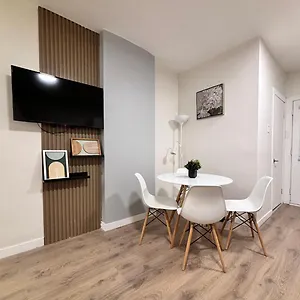 Quiet, Modern 2bd In Mont Royal Apartment