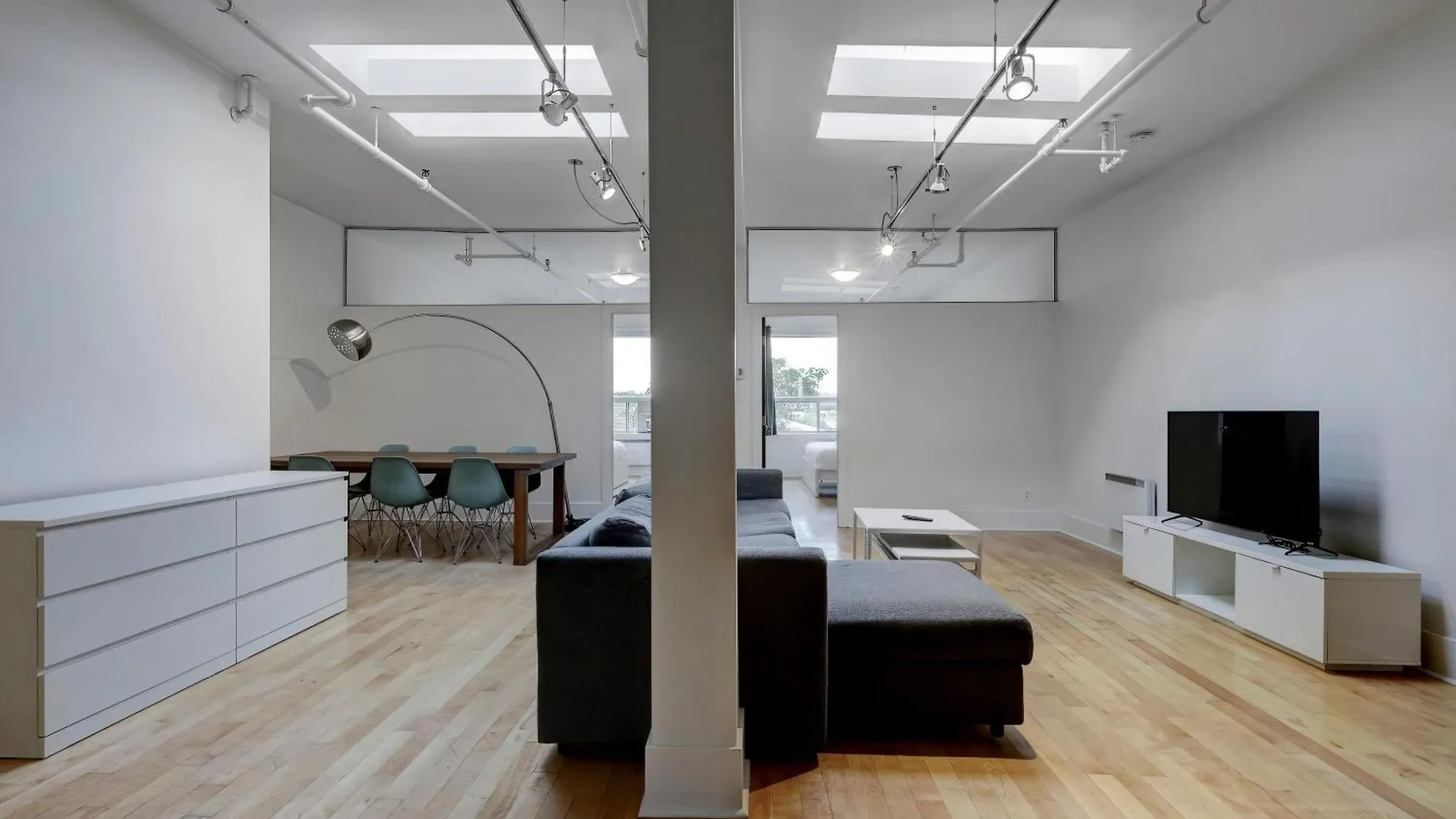 Spacious 4Br1B Chic Retreat In The Plateau Zv7 Montréal Kanada