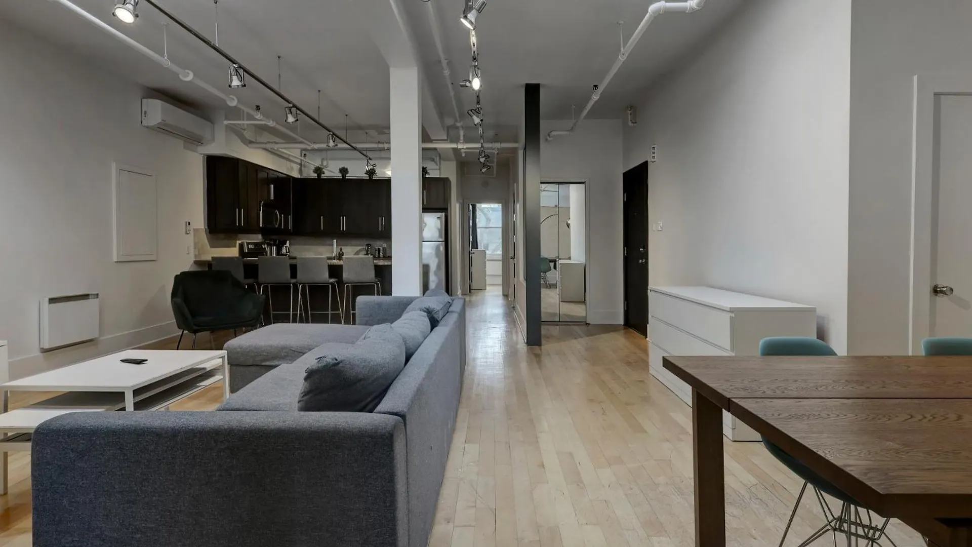 Spacious 4Br1B Chic Retreat In The Plateau Zv7 Montréal 0*,  Kanada