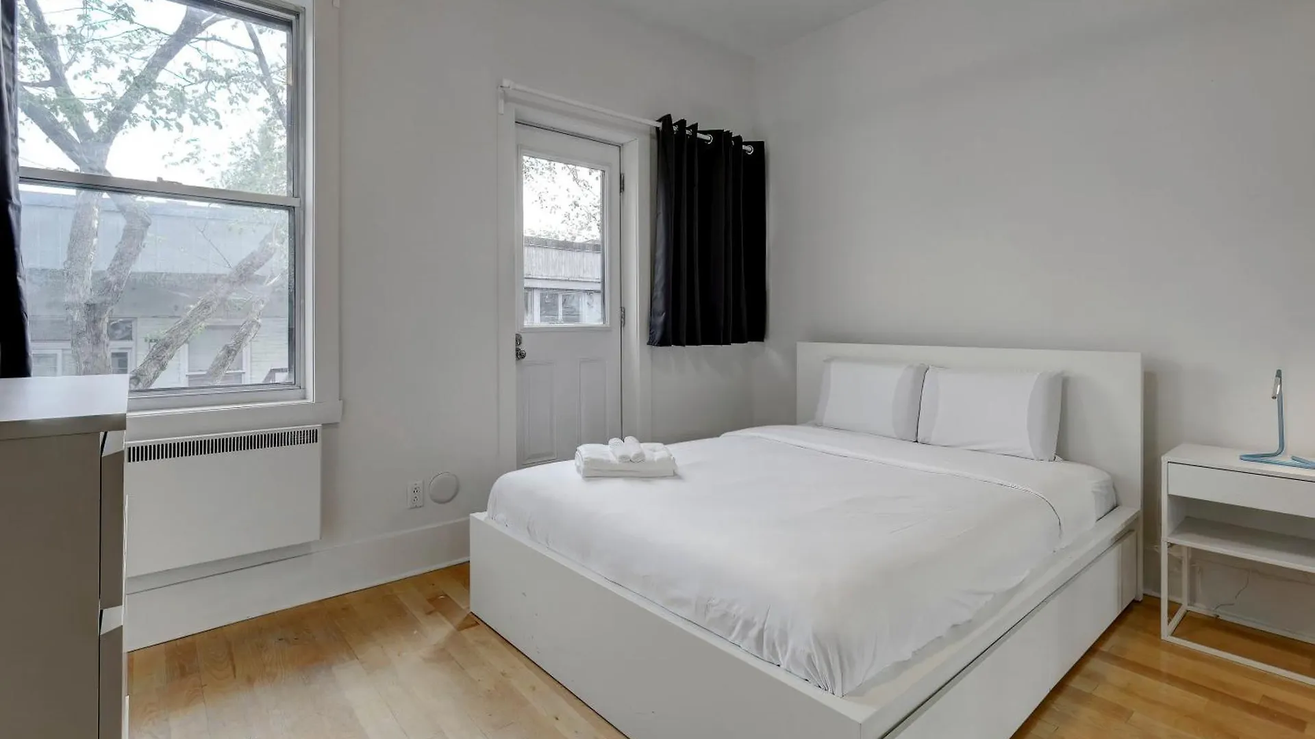 Spacious 4Br1B Chic Retreat In The Plateau Zv7 Montréal